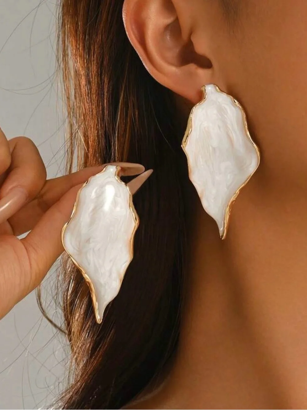 White and Gold Sculpted Shell Drop Earrings